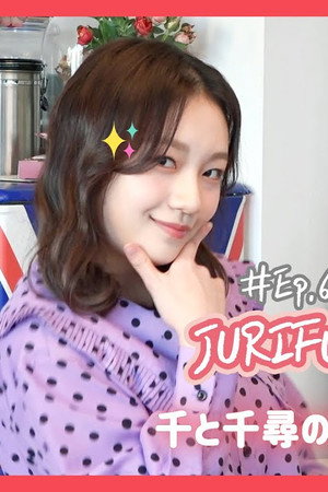 K-pop idols play Karuta
