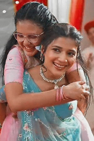 Armaan prepares Maira for hostel life