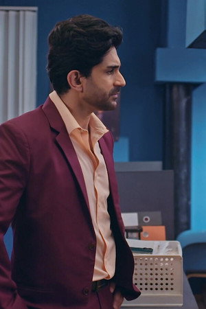 Vrinda Seeks Vikrant's Help