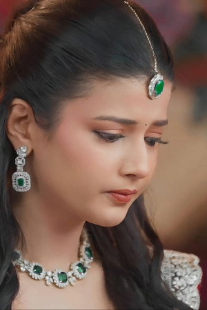 Maira is shocked to see Armaan and Abhira together