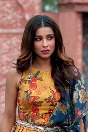 Divya, Drishti's Odd Discovery