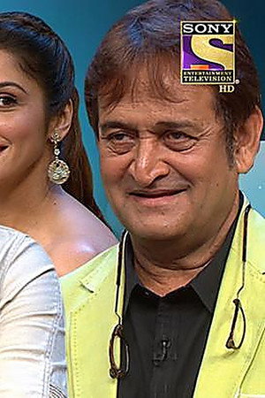 Mahesh Manjrekar, Medha Manjrekar, Sachin Khedekar, Isha Koppikar, Akash Thosar