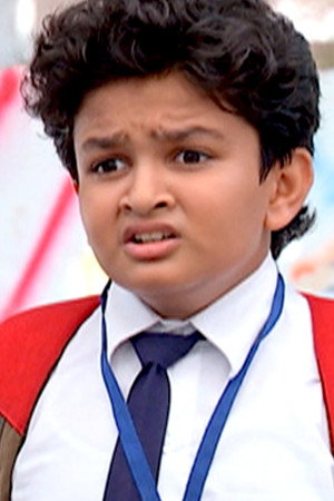 Montu Breaks Manav's Teeth