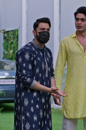 Akshay Opens Up to AV