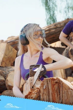 Chainsaw Art with Julie Nathanson
