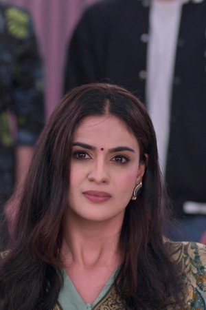 Vrinda Stands by AV in Trouble