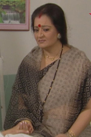 Savita meets Payal at Hospital