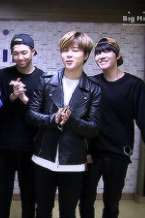 방탄소년단 Follow "Official BTS' Weibo"!