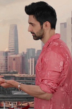 Amruta and Virat feel affectionate towards each other