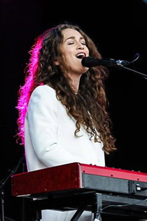 Rae Morris