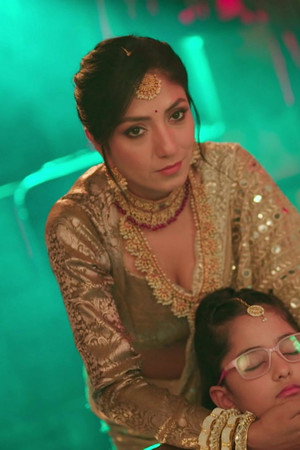 Vishakha Blackmails Mannat