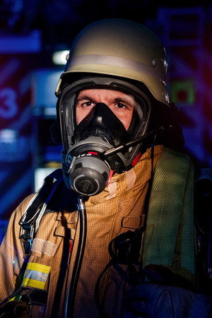 Apartment fire – Smoke-filled stairwell blocks escape route