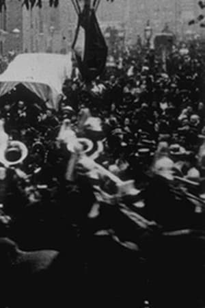 Fête du jubilé de la reine d'Angleterre : le cortège, les gardes du corps et la musique des dragons