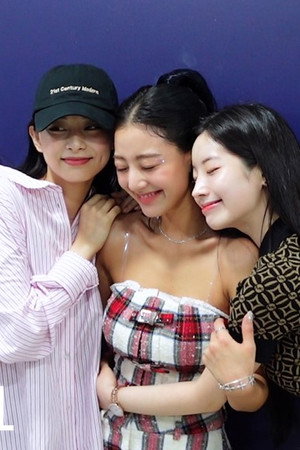 JIHYO “Killin’ Me Good” Comeback Week