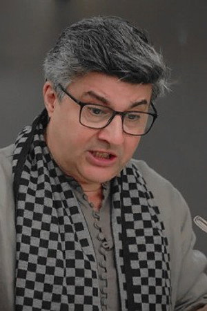 Dildar falls ill