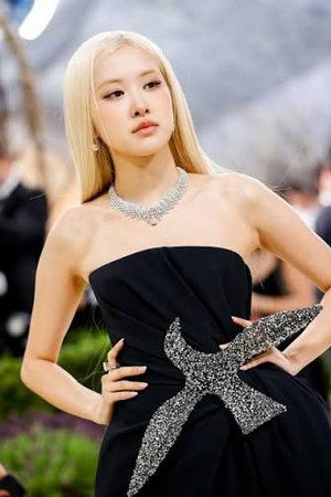ROSÉ ROSÉ