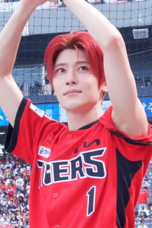 ⭐Fairy of Victory⭐ Throwing a cool first pitchᯓ⚾️ Meeting the Gwangju Shizuni fans💖 | Sion’s KIA Tigers First Pitch & Gwangju Public Fan Signing Event Behind