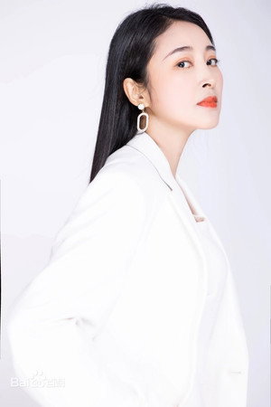 李润华 李润华