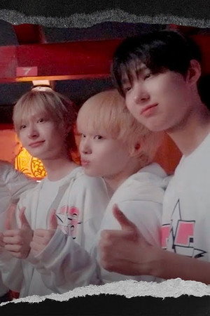 "Happy Hour" M/V Cameo appearence Behind