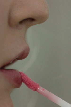 03:00 : Gloss