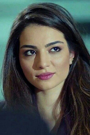 Melisa Aslı Pamuk Melisa Aslı Pamuk