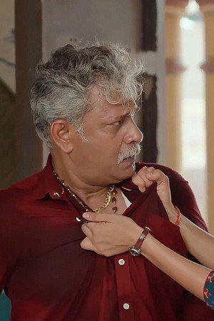 Sneha saves Ganga from Manohar