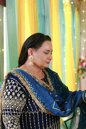 Nawab Stands Up for Neelu