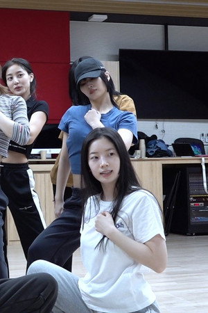 TWICE “ONE SPARK” Dance Practice Behind