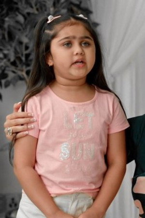 Priya returns without Pihu