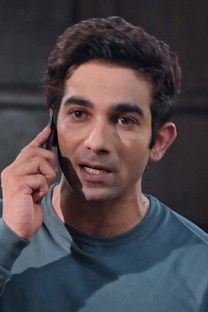 Hrithik Guides Angad