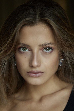 Zoë Pastelle Holthuizen