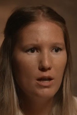 Schizophrenic, she lives a daily nightmare: voices, hallucinations, paranoia…