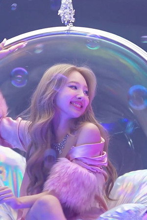 NAYEON “POP!” M/V Behind the Scenes EP.02