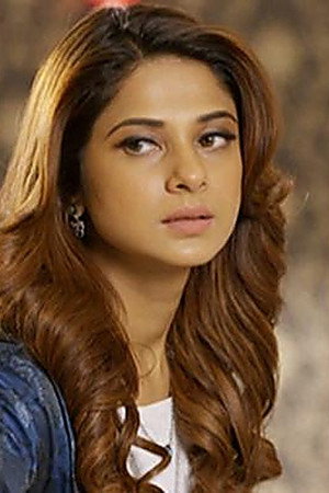 Maya Injures Vandana's Hand