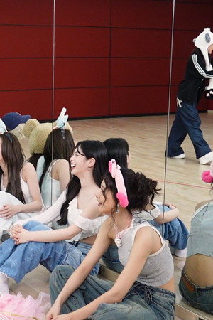 Wait, This Is Pure? STEP 1, 2, 3, 4 Dance Challenge Reaction Cam 🎥