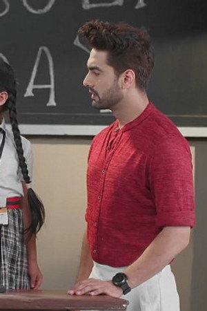 Abhira and Armaan defend Maira