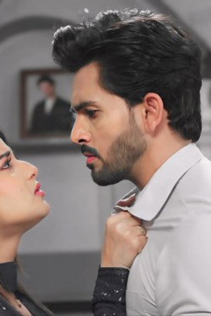 Abhira faces Armaan's questions