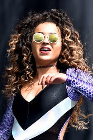 Ella Eyre