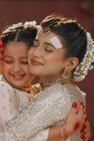 Maira embraces Abhira