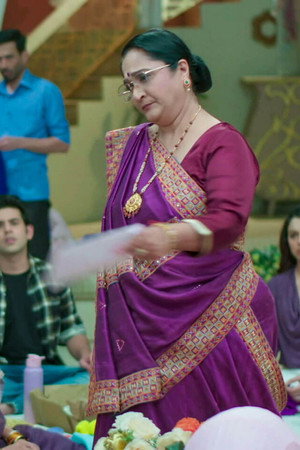 Leela Eyes the Shah House