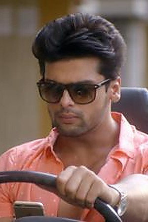 Ashwin Gives A Gifts To Maya's Mother