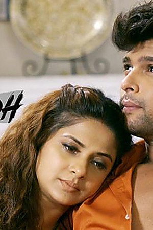 Arjun and Maya Stop Janhavi From Committing Suicide