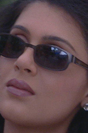 Aarti returns to India