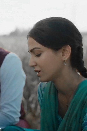 Sneha meets a mystery man