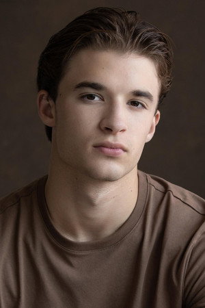 Avery Esteves Avery Esteves