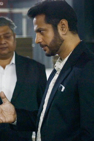Raajneeti par Pyaar Bhaari