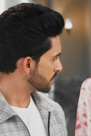 Swarna attacks Armaan