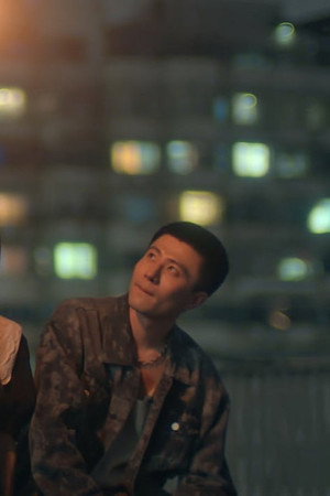 The Rose Doesn't Need to Grow Tall, the Little Prince will Bend Down for Her