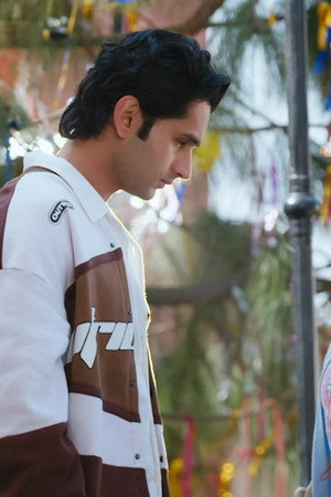 Nawab, Heer's Intense Gaze