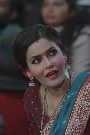 Sneha teaches Indu a lesson
